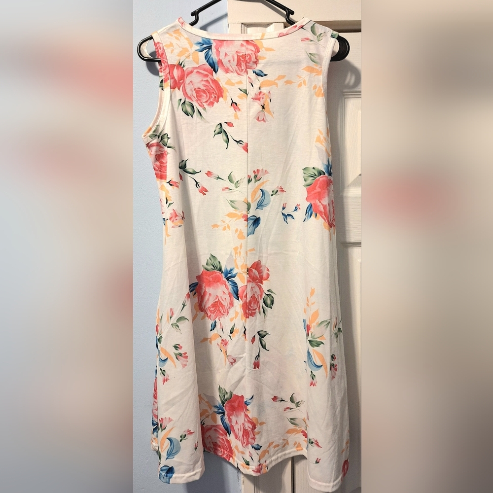 Sundress - Picture 7 of 16